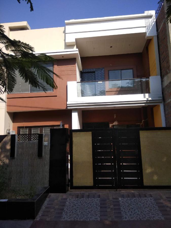 Vila Kalindi Mid Town Indaur Exteriér fotografie